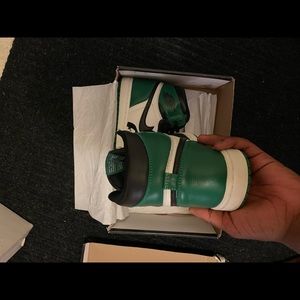 Pine green Jordan 1